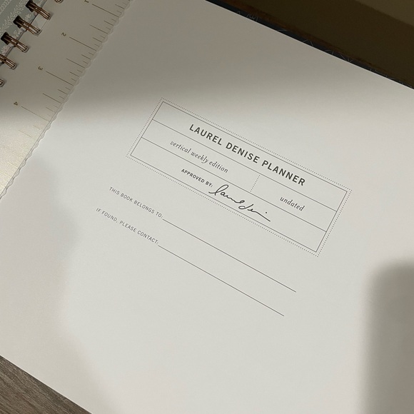 Laurel Denise Vertical Weekly Planner - Picture 3 of 16